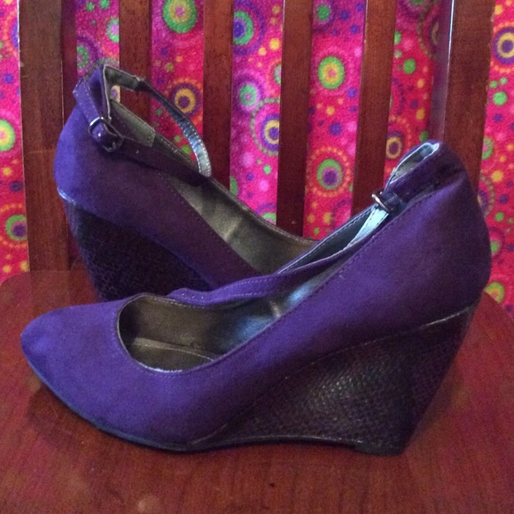 Women Wedges Shoes - Picture 4 of 4